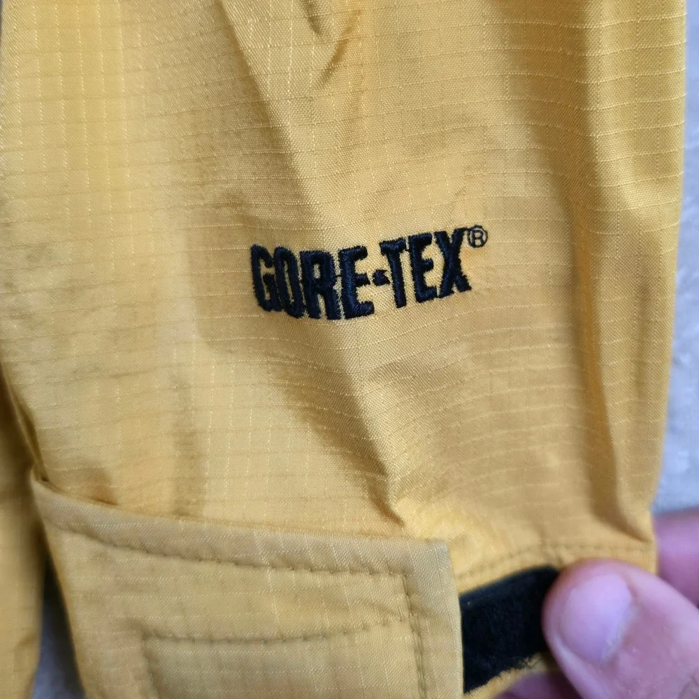 The North Face Goretex Jacket Size Small Yellow Black‎ Vintage Outdoors Gorpcore